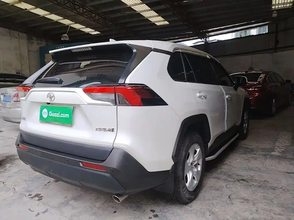 RAV4 2.0 L CVT 2 WD Urban