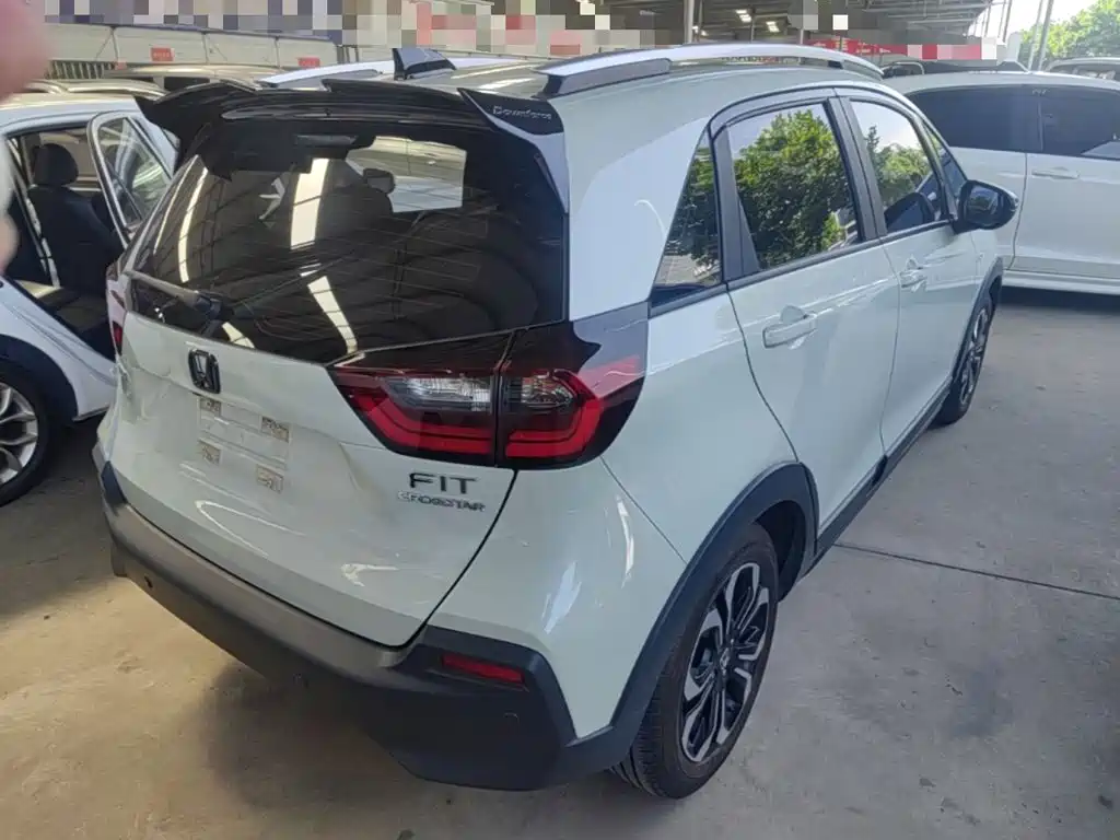 Fit 1.5 L CVT Trend Cross Max