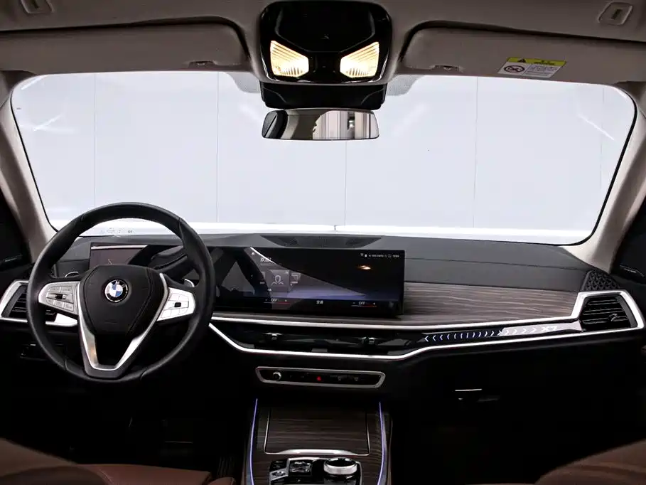 BMW X7 xDrive40 i Leading Luxury Package