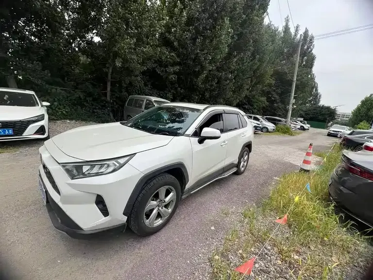 Toyota RAV4 2.0 L CVT 2 WD Style