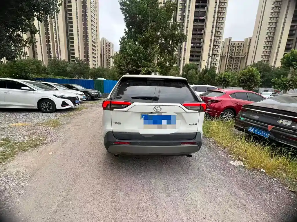 RAV4 2.0 L CVT 2 WD Style