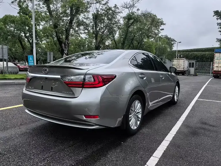Lexus ES 200 Elite