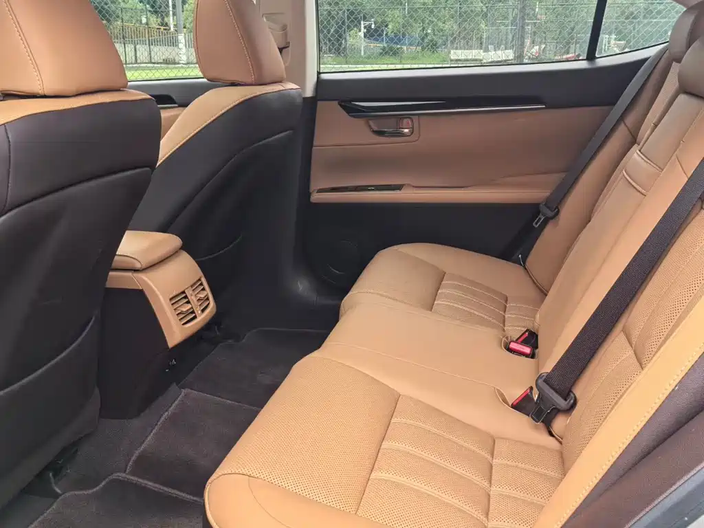 Lexus ES 200 Elite