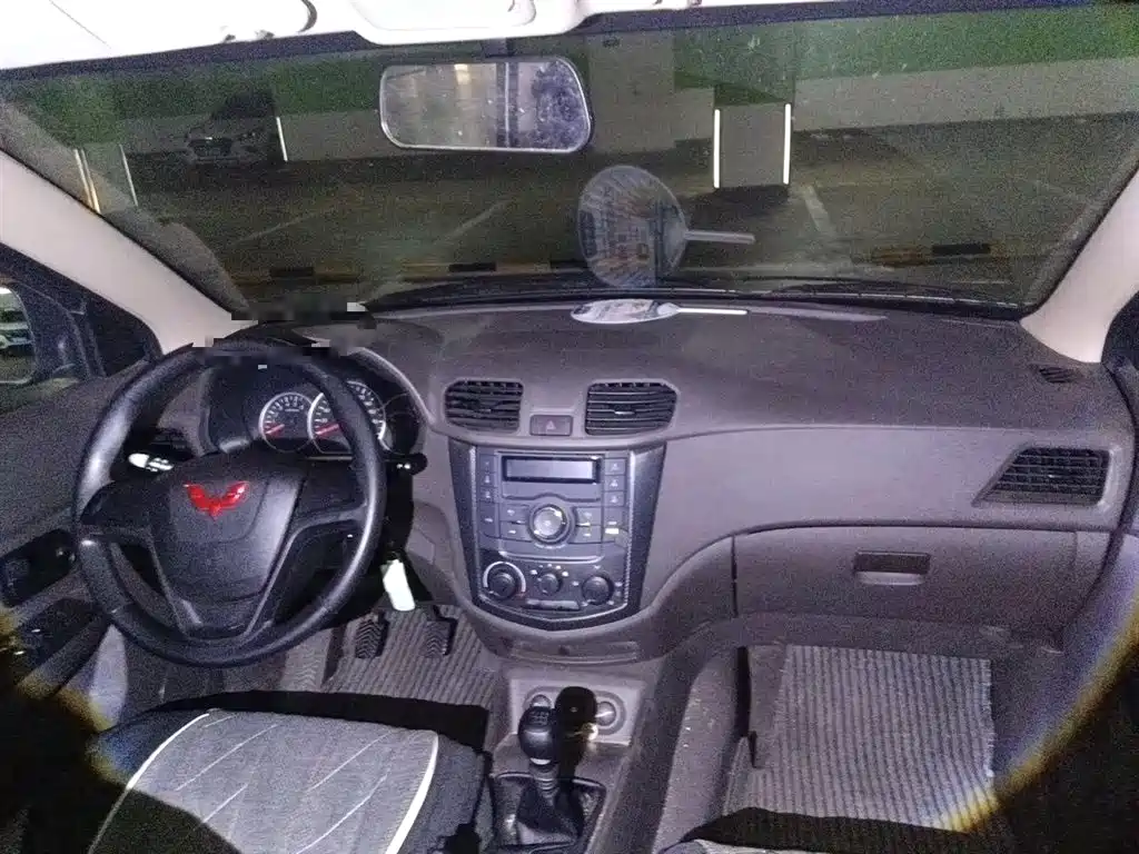 Wuling Hongguang 1.5 L Classic S Basic