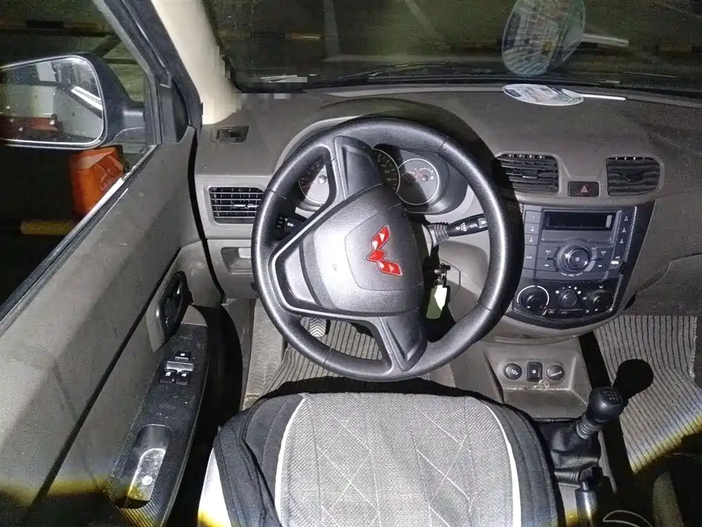 Wuling Hongguang 1.5 L Classic S Basic