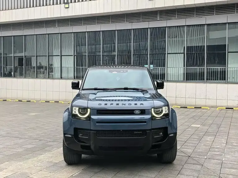 Land Rover Defender 90 2.0 T P300 X-DYNAMIC HSE