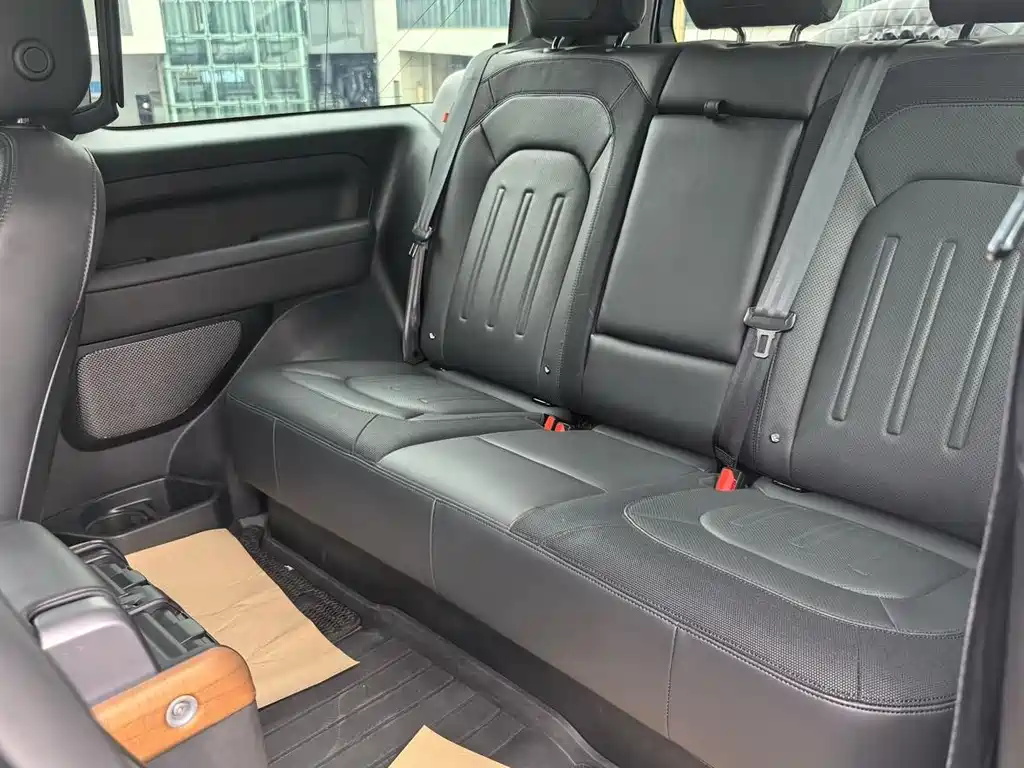 Land Rover Defender 90 2.0 T P300 X-DYNAMIC HSE