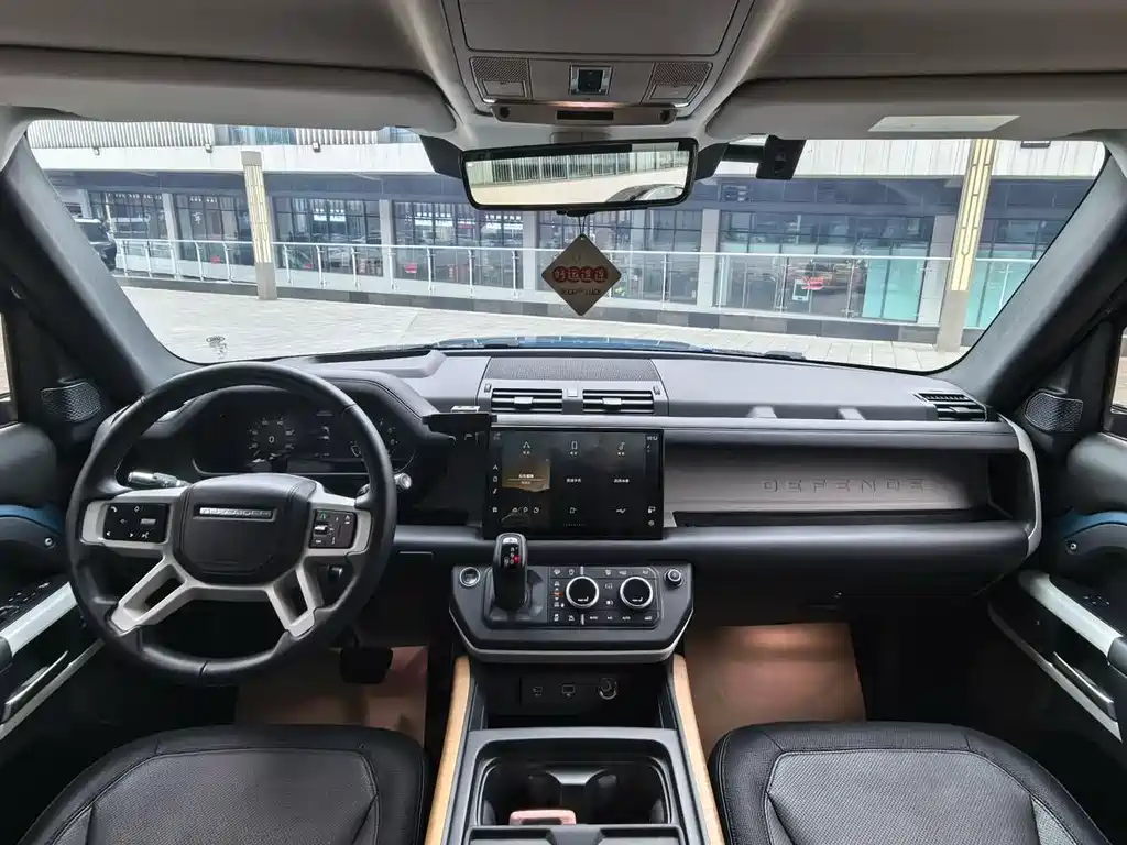 Land Rover Defender 90 2.0 T P300 X-DYNAMIC HSE