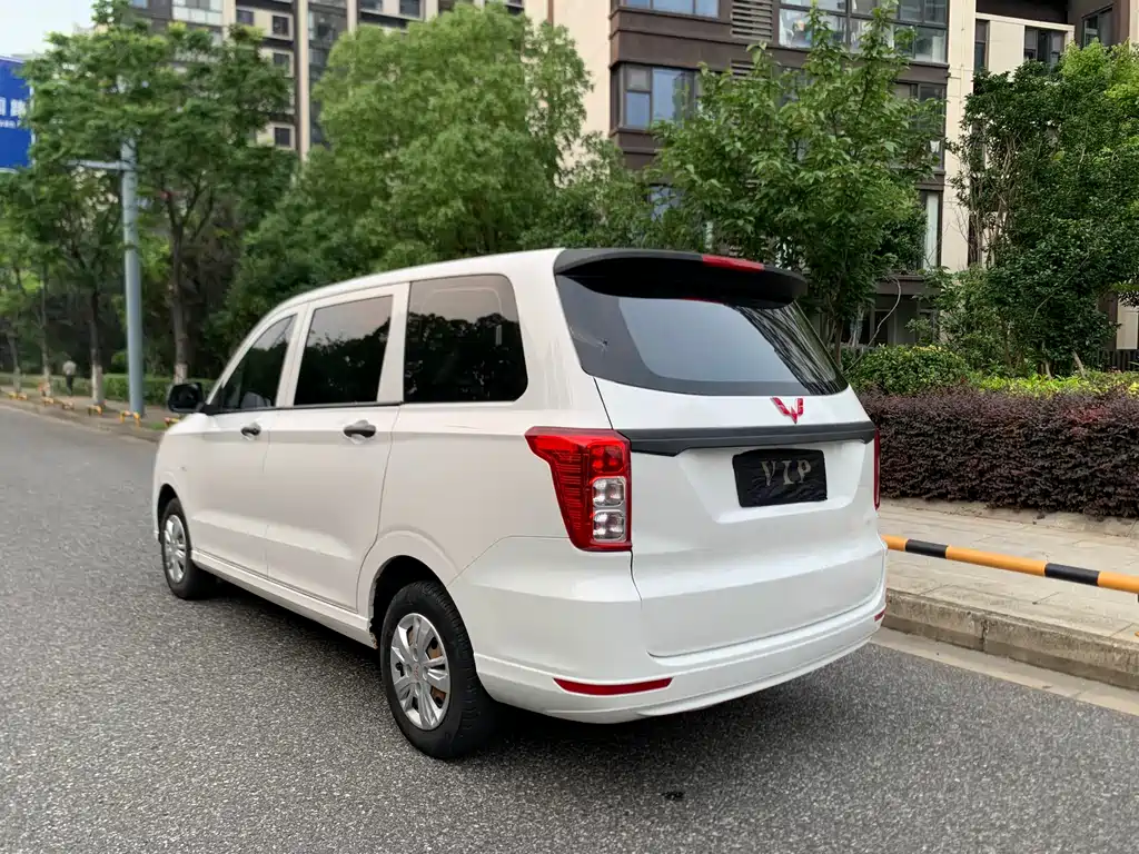 Wuling Hongguang 1.5 L S Basic CN-VI LAR