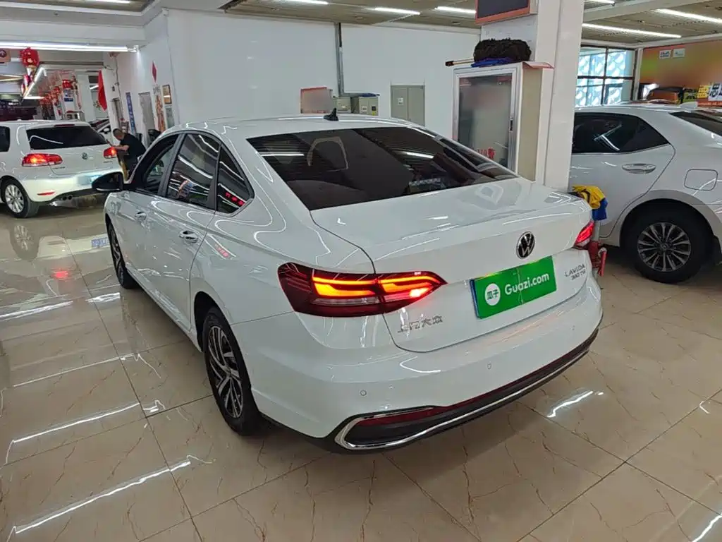Lavida 280 TSI DSG Manyi