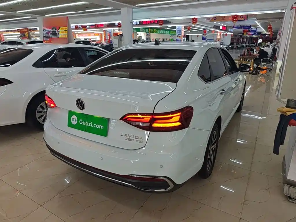 Lavida 280 TSI DSG Manyi