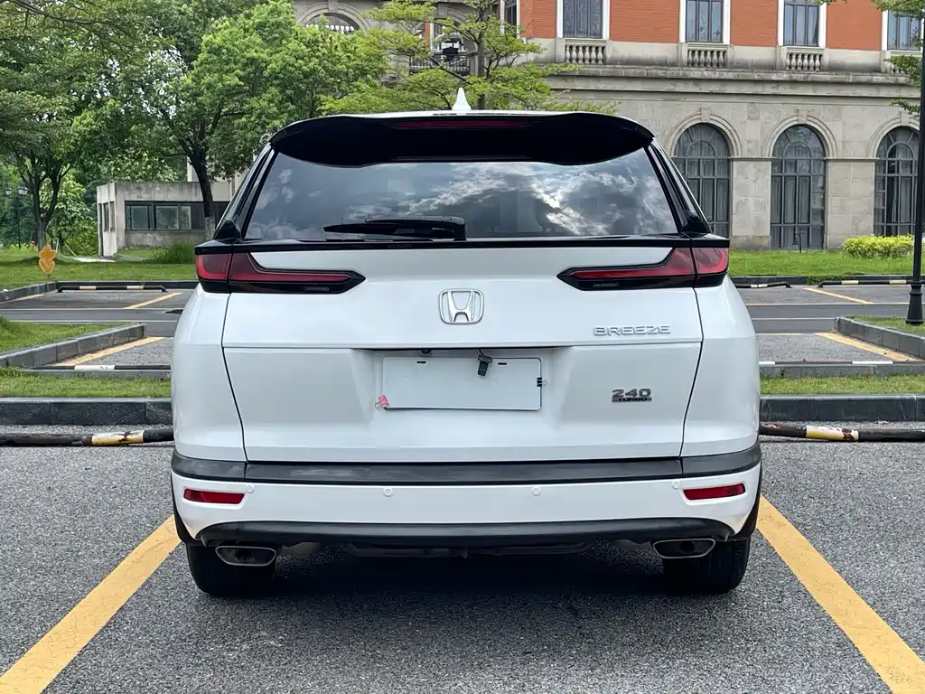 Breeze 240 TURBO CVT 2 WD Luxury