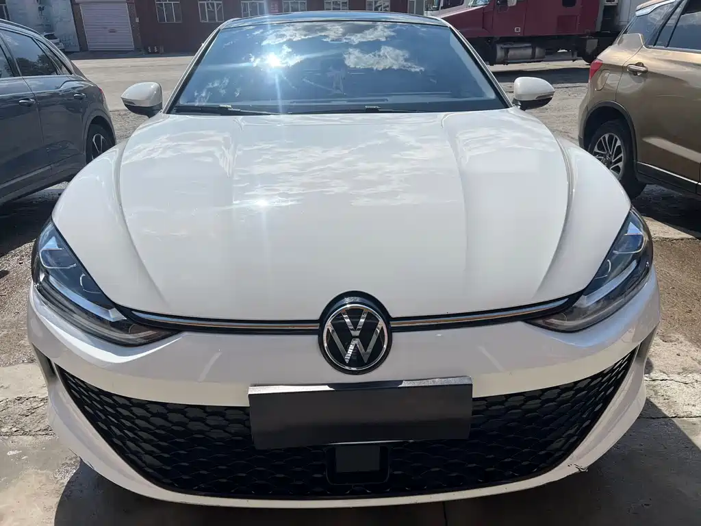Lamando Lamando L 280 TSI DSG Dazzle Hot