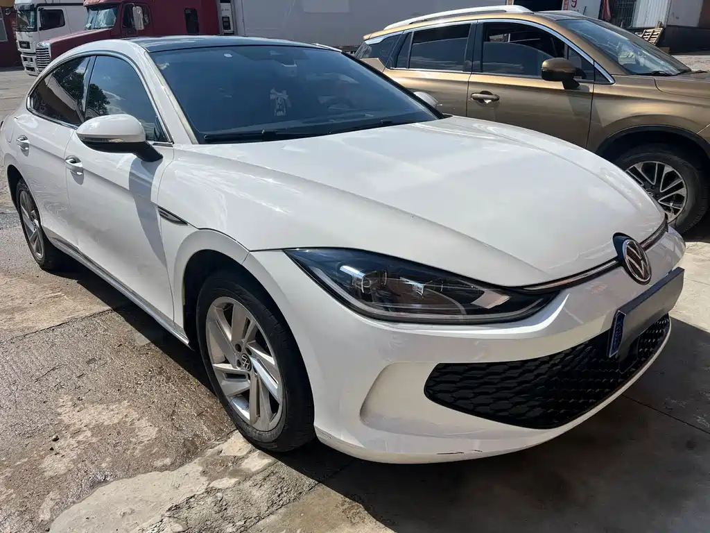 Lamando Lamando L 280 TSI DSG Dazzle Hot
