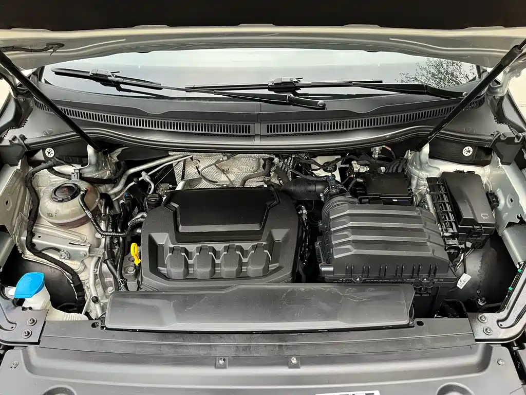 Viloran 330 TSI Luxury