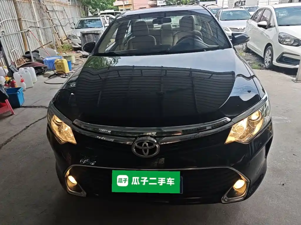 Camry 2.0 G 10 th Anniversary Commemorative Leading