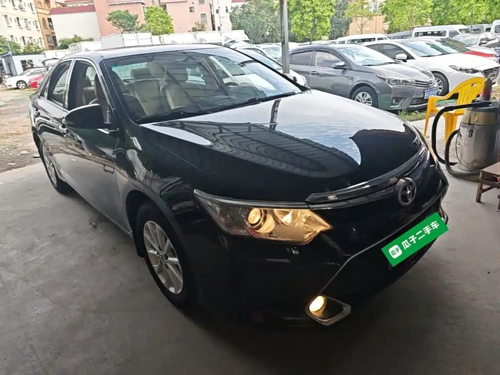 Camry 2.0 G 10 th Anniversary Commemorative Leading