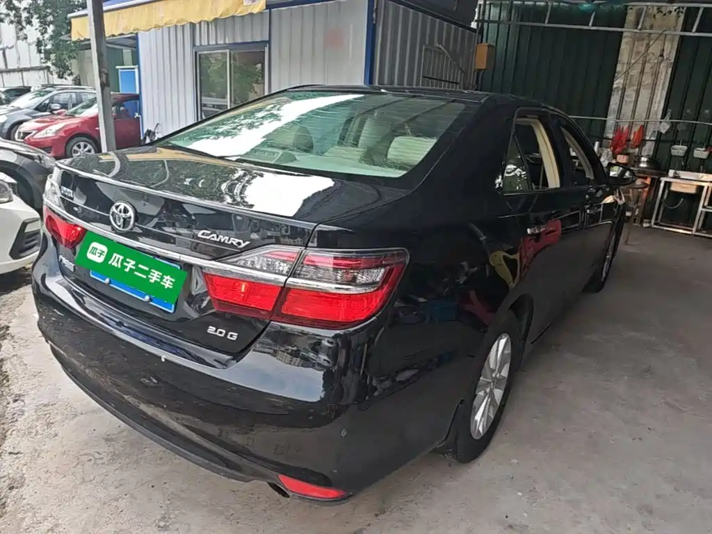 Camry 2.0 G 10 th Anniversary Commemorative Leading