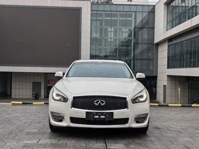 Infiniti Q70 Q70 L 2.5 L Joy