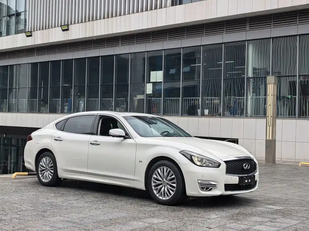Infiniti Q70 Q70 L 2.5 L Joy