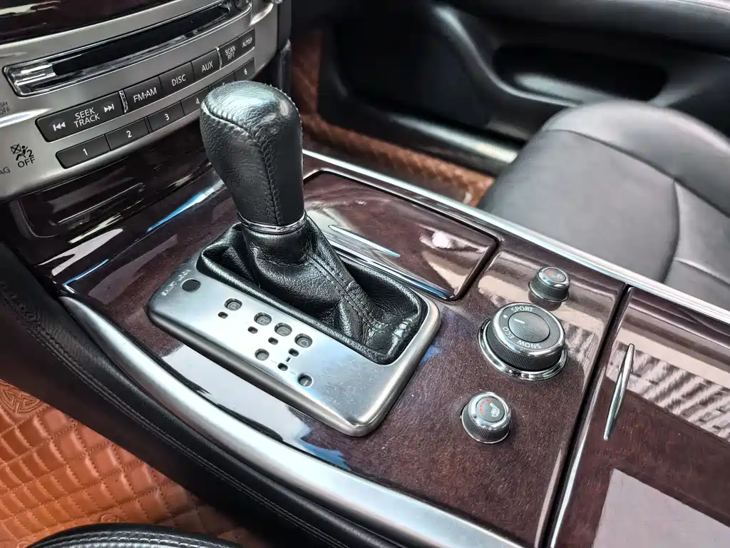 Infiniti Q70 Q70 L 2.5 L Joy