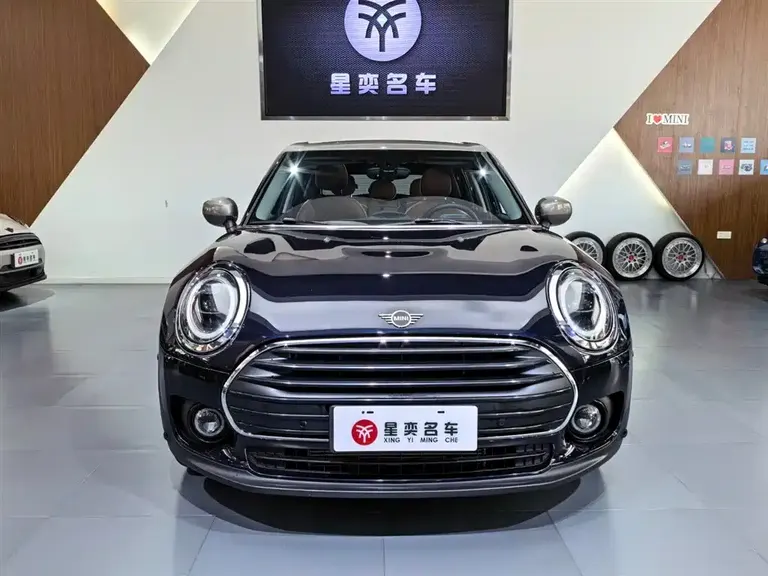 MINI CLUBMAN 1.5 T COOPER Connoisseur