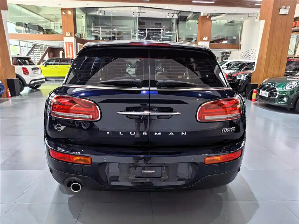 MINI CLUBMAN 1.5 T COOPER Connoisseur