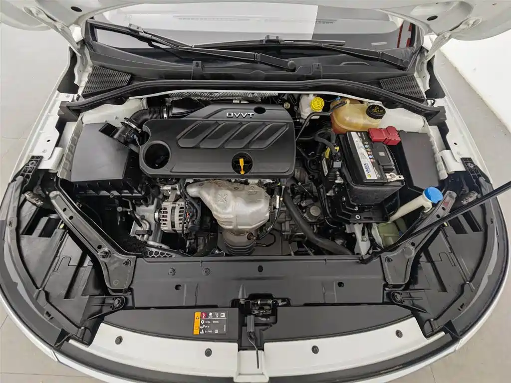 Roewe i6 Classic PLUS 1.6 L CVT 4 G Connected Glory Flagship