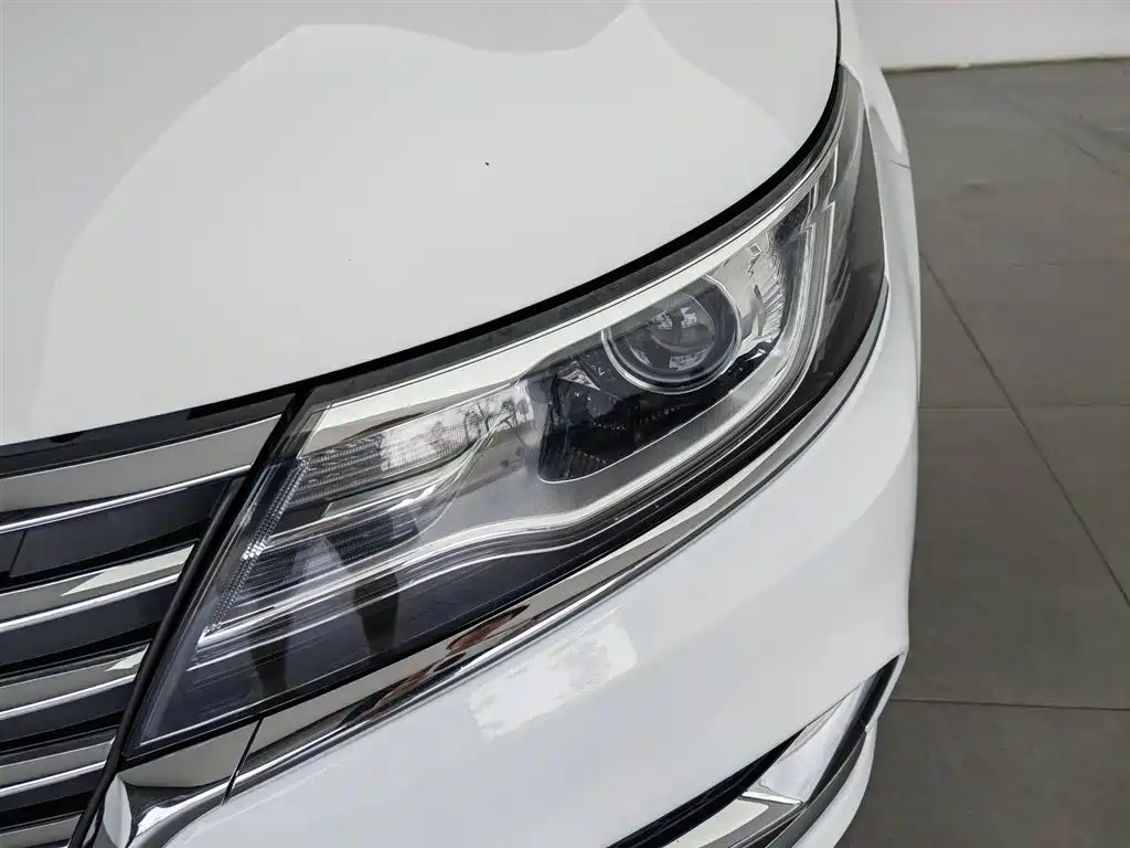 Roewe i6 Classic PLUS 1.6 L CVT 4 G Connected Glory Flagship
