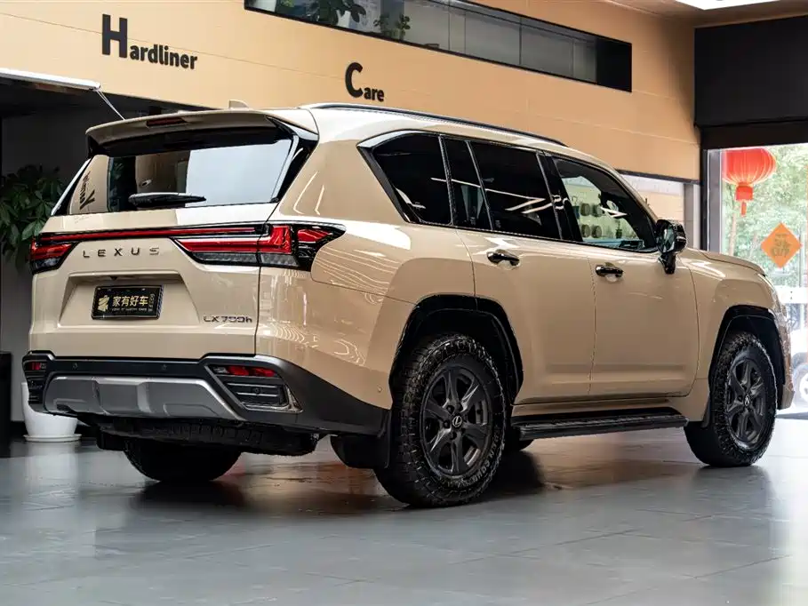 Lexus LX 700 h OVERTRAIL