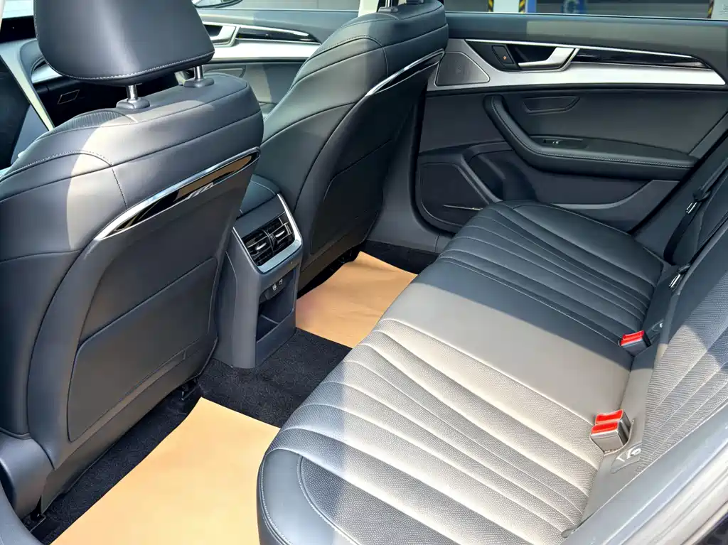 Hongqi H5 1.5 T DCT Connected Flagship Joy