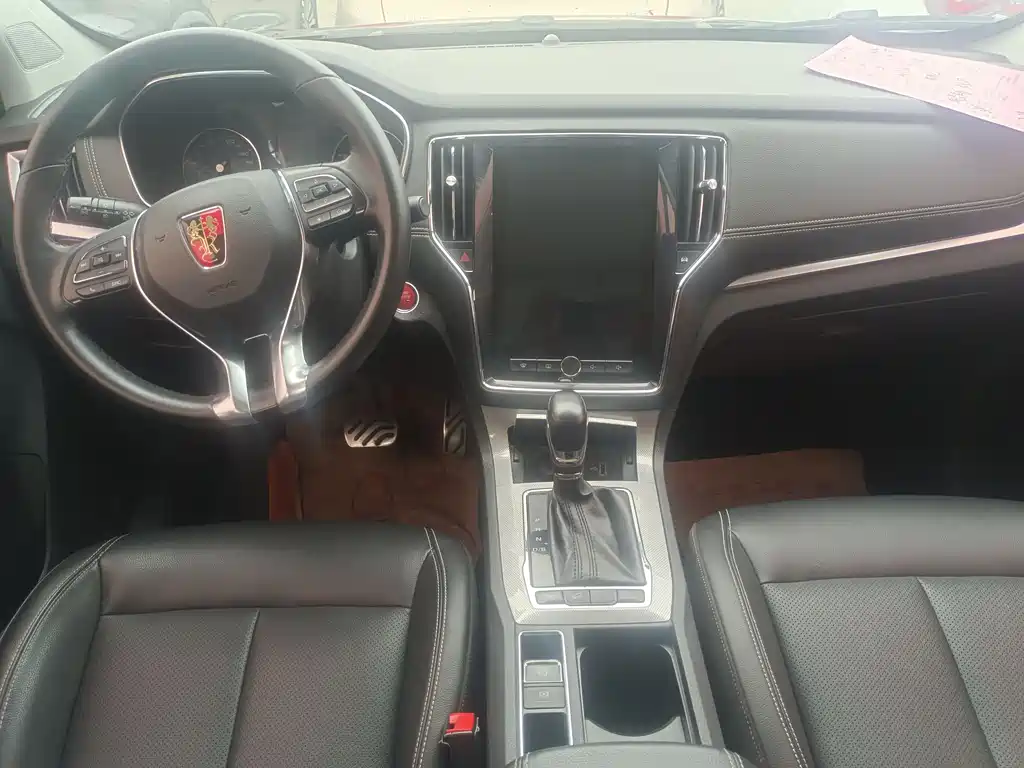 Roewe RX5 20 T 2 WD Auto Internet Smart Enjoyment