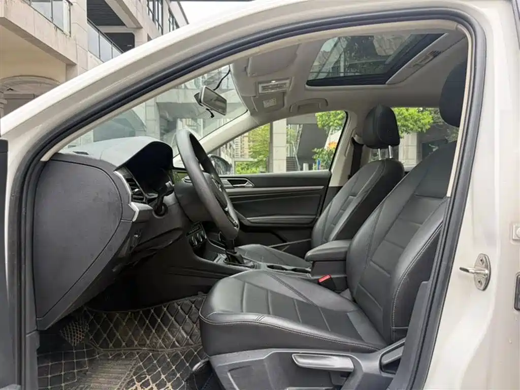 Lavida 1.5 L Auto Comfort CN-VI
