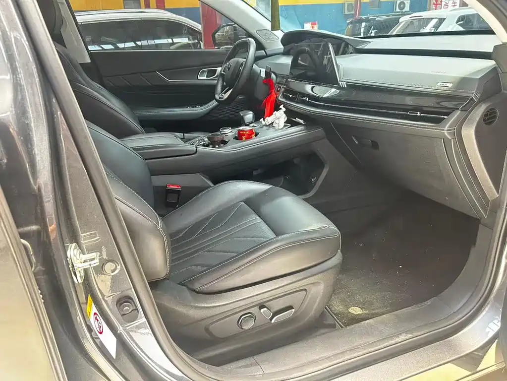 Changan UNI-K 2.0 T 2 WD Joy Style