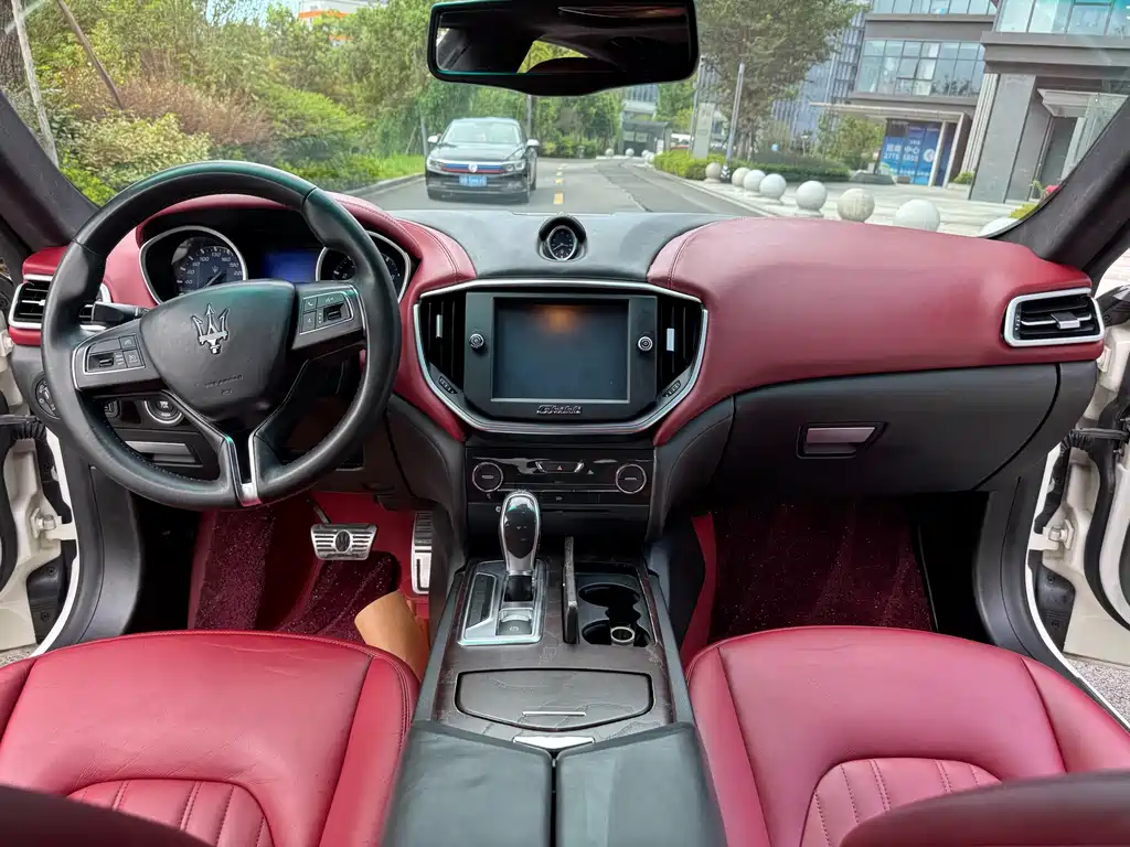 Ghibli 3.0 T Standard