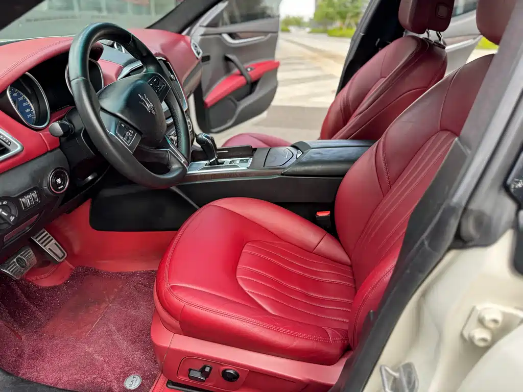 Ghibli 3.0 T Standard