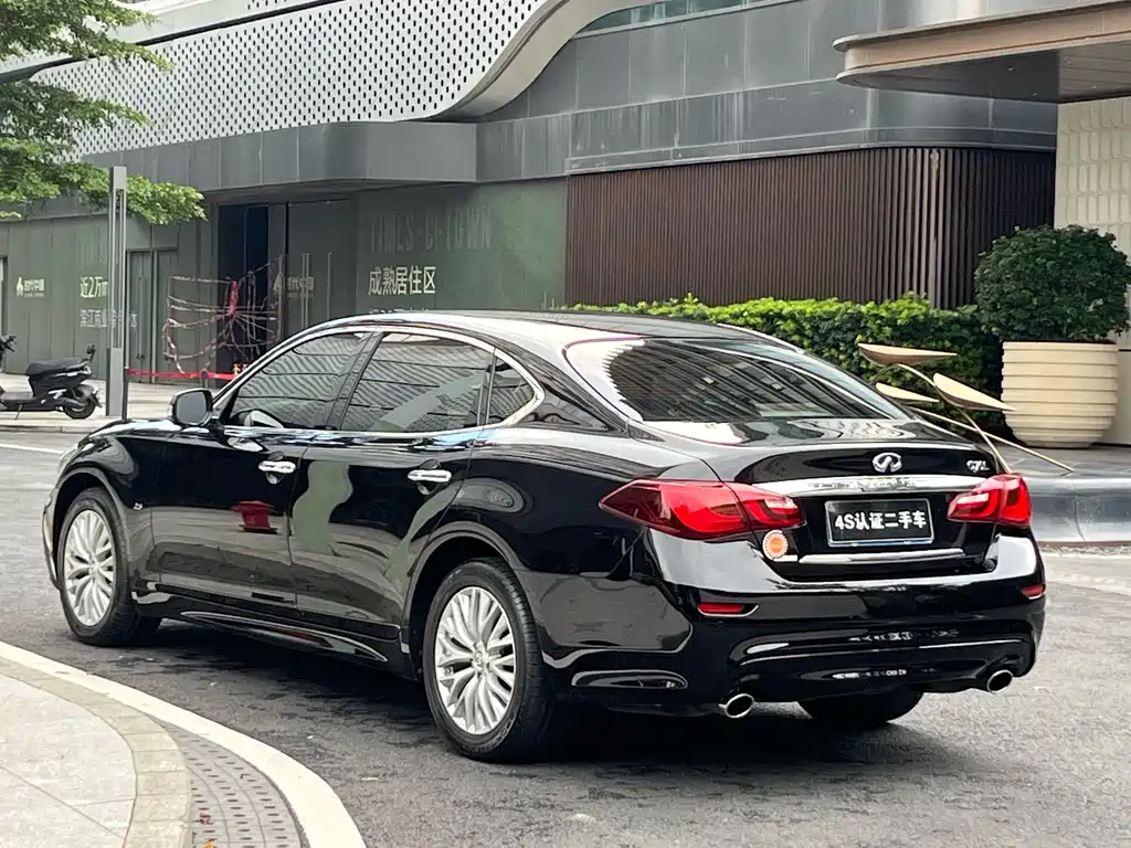 Infiniti Q70 Q70 L 2.5 L Joy