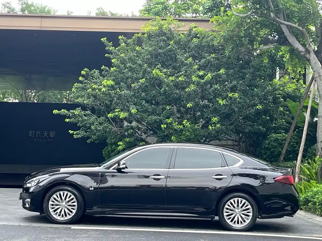 Infiniti Q70 Q70 L 2.5 L Joy