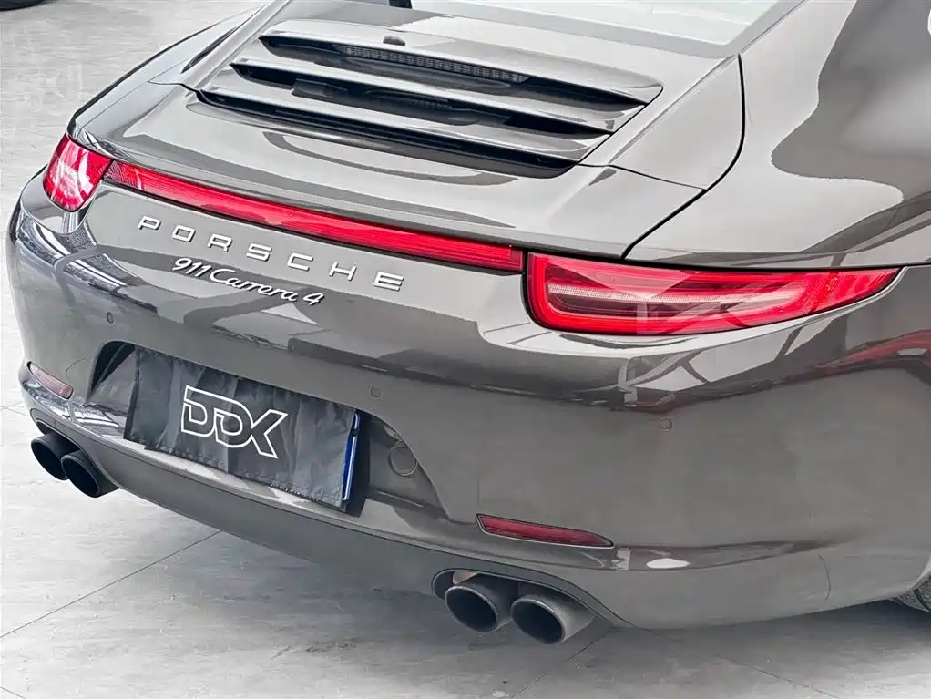 Porsche 911 Carrera 4 3.4 L