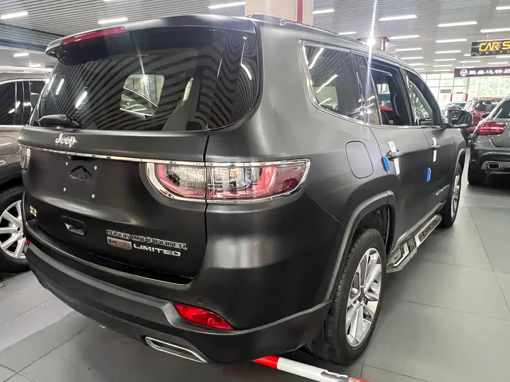 Grand Commander 2.0 T 4 WD Joy CN-VI