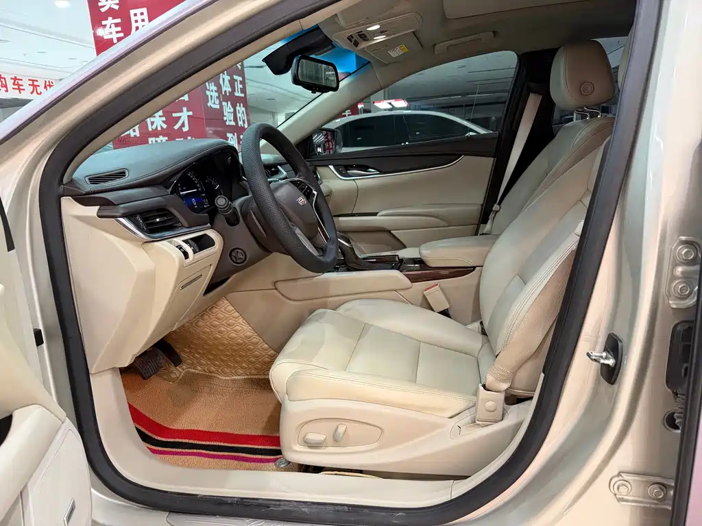 Cadillac XTS 28 T Tech