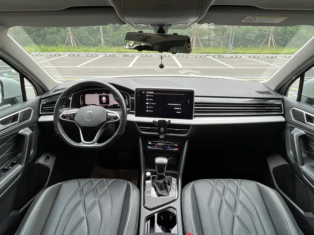 Tiguan L 330 TSI Auto 2 WD Smart Enjoyment