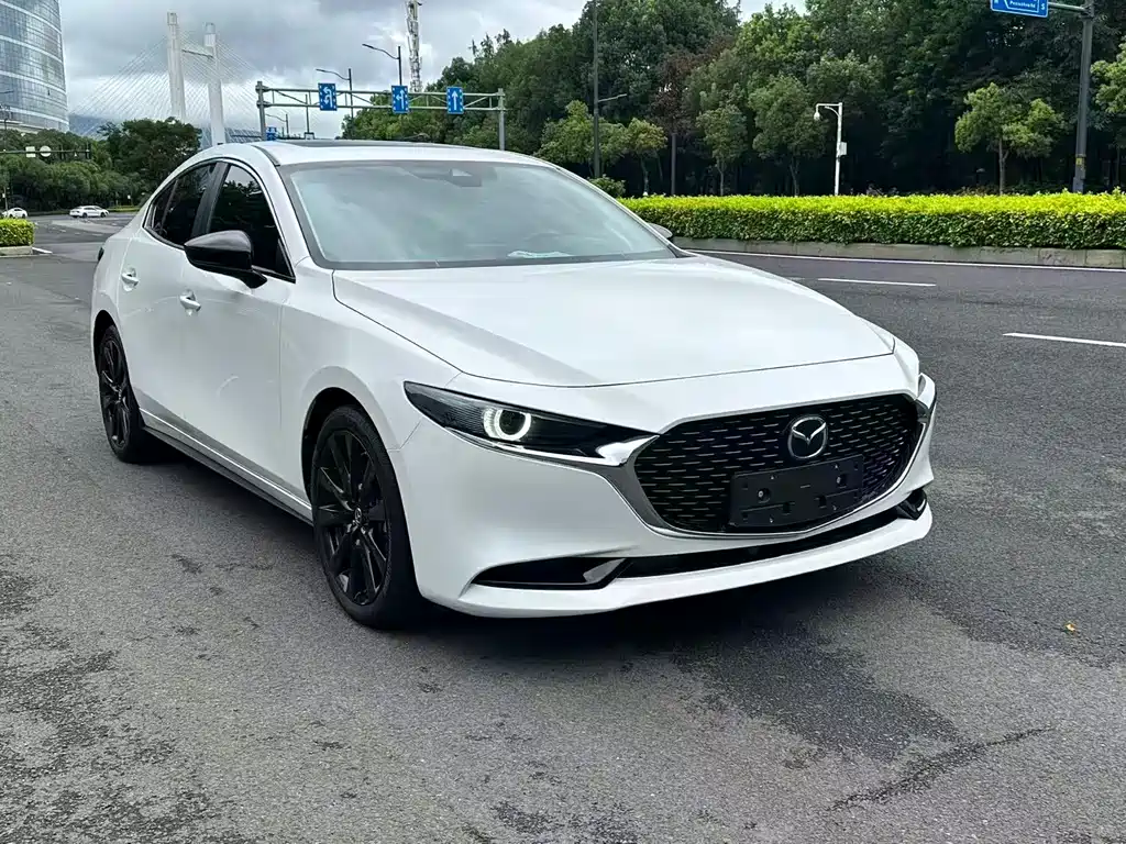 Mazda 3 Axela 2.0 L Auto Quality Shine Obsidian