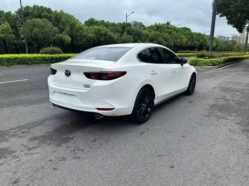Mazda 3 Axela 2.0 L Auto Quality Shine Obsidian