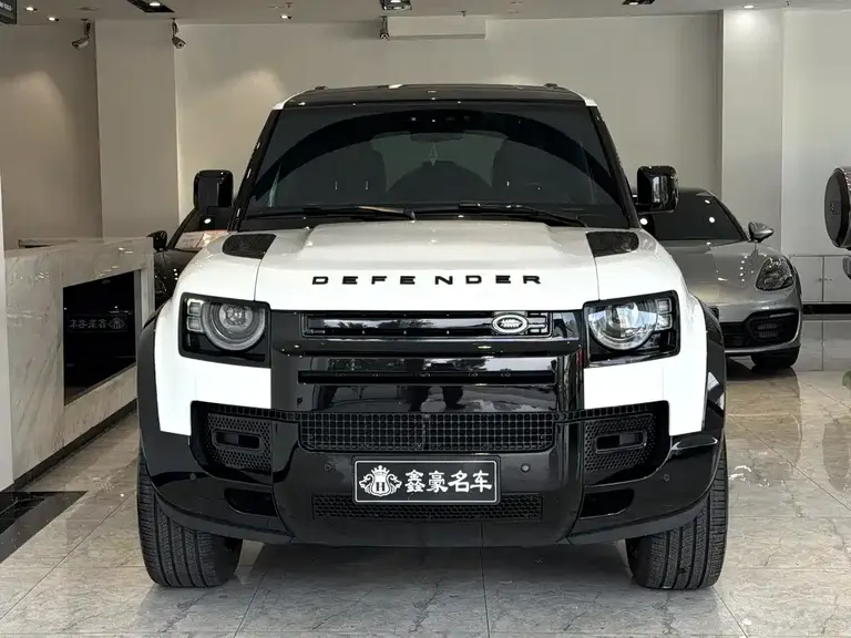 Land Rover Defender 路虎卫士 2025款 110 3.0 T P400 X-Dynamic SE