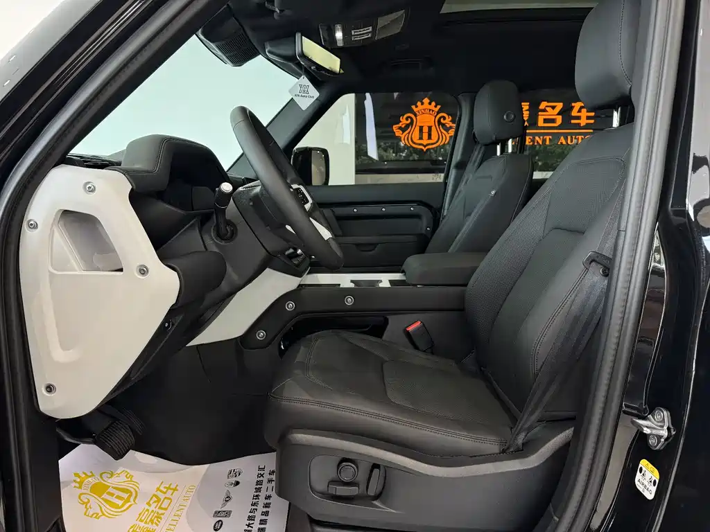 Land Rover Defender 路虎卫士 2025款 110 3.0 T P400 X-Dynamic SE