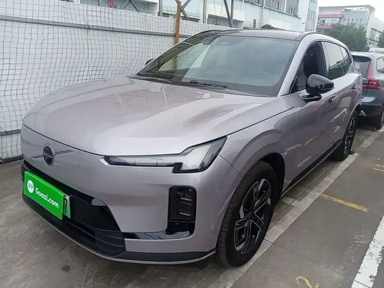 Volvo XC70 PHEV 沃尔沃XC70插电式混动 2026款 两驱长续航Core