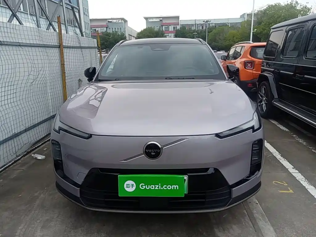 Volvo XC70 PHEV 沃尔沃XC70插电式混动 2026款 两驱长续航Core