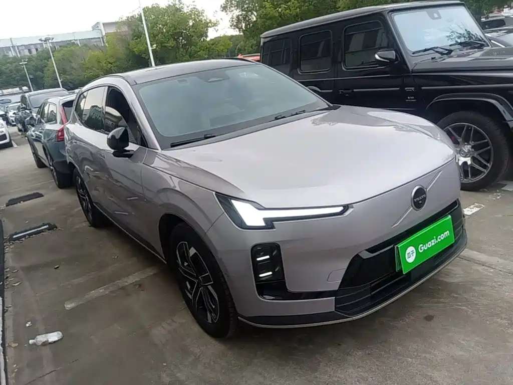 Volvo XC70 PHEV 沃尔沃XC70插电式混动 2026款 两驱长续航Core