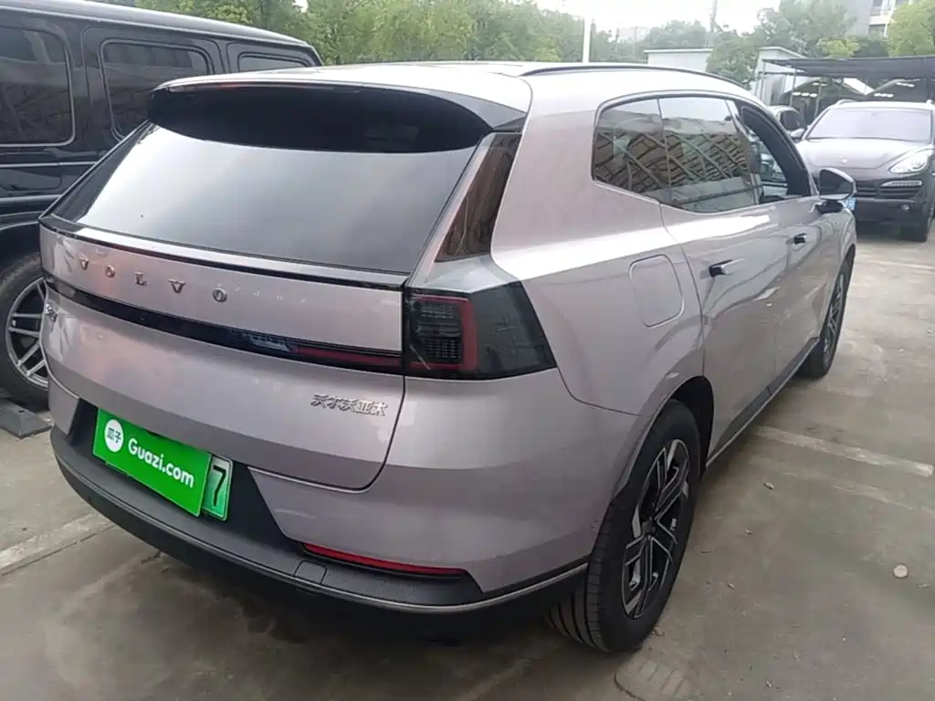 Volvo XC70 PHEV 沃尔沃XC70插电式混动 2026款 两驱长续航Core